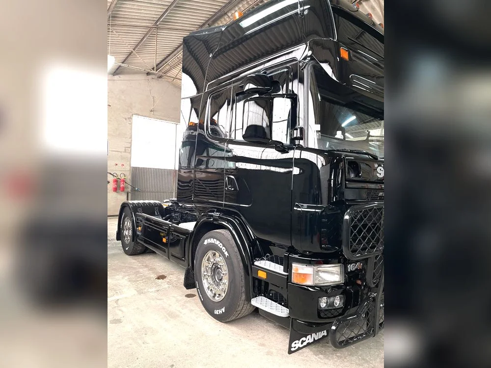 Scania noir — Polissage complet