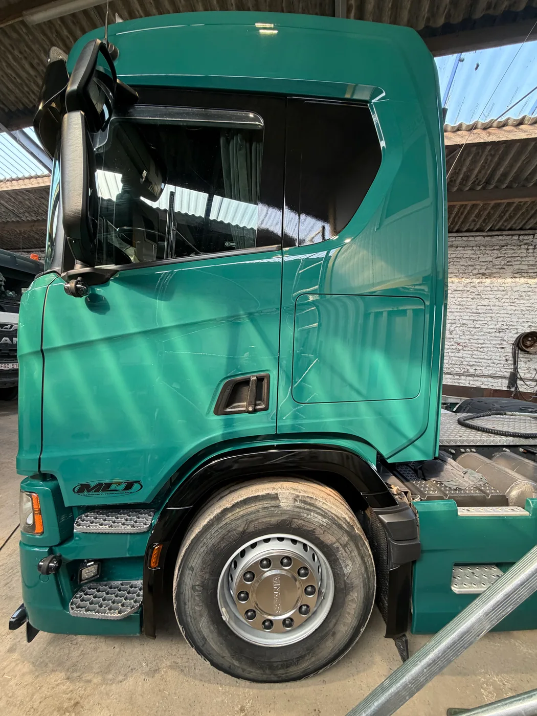 Scania vert — Polissage complet