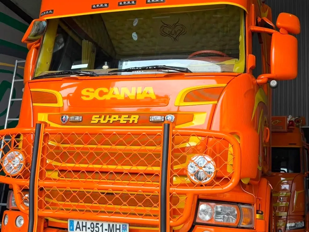 Scania orange « Aurénico » — Polissage complet